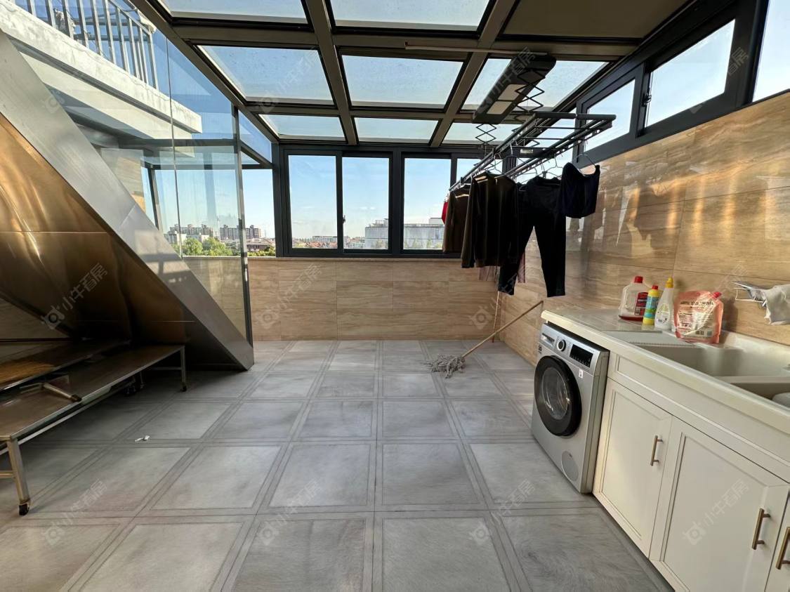 上海美兰湖岭域在售二手房源小区图_小牛看房