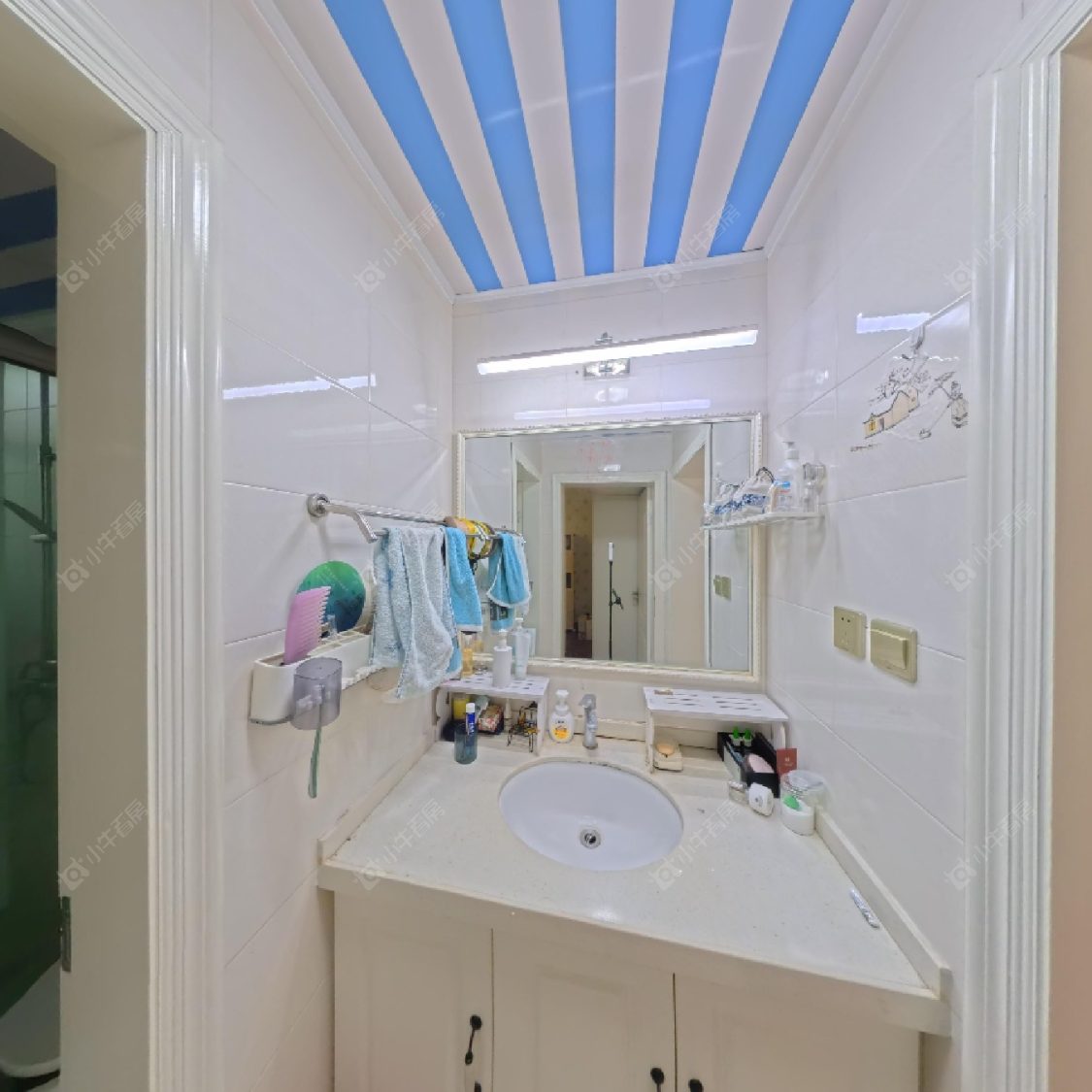 上海美兰湖颐景园在售二手房源小区图_小牛看房