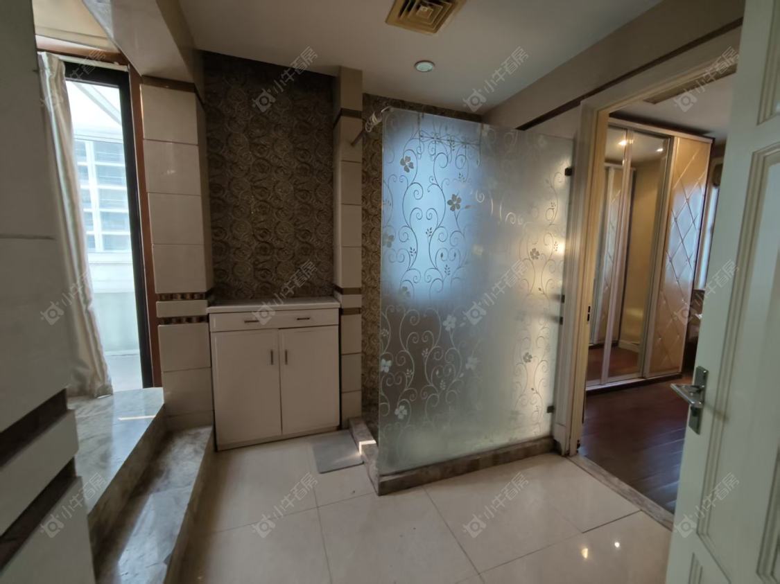 上海爱法奥朗新庄园在售二手房源小区图_小牛看房