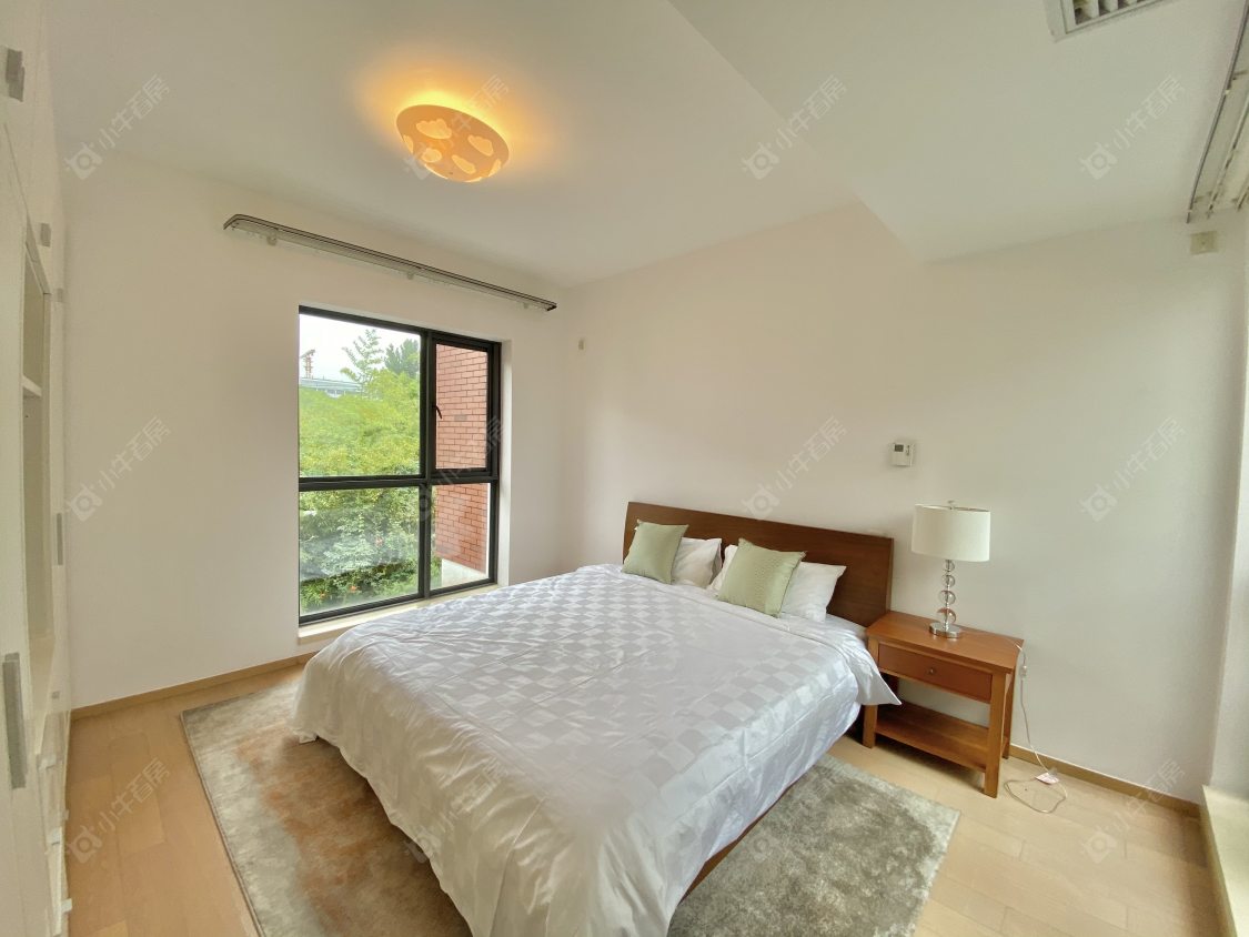 上海凯德林茵湖畔东区别墅区在售二手房源小区图_小牛看房