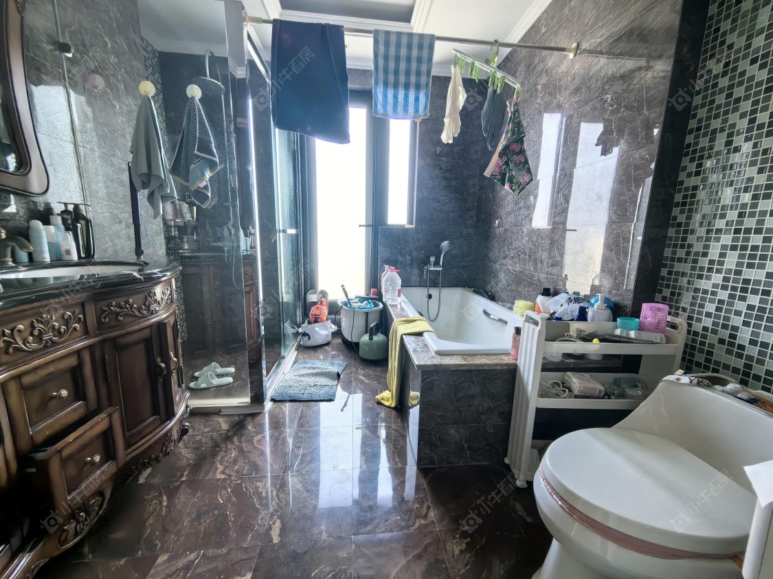 上海万科琥珀郡园别墅区在售二手房源小区图_小牛看房