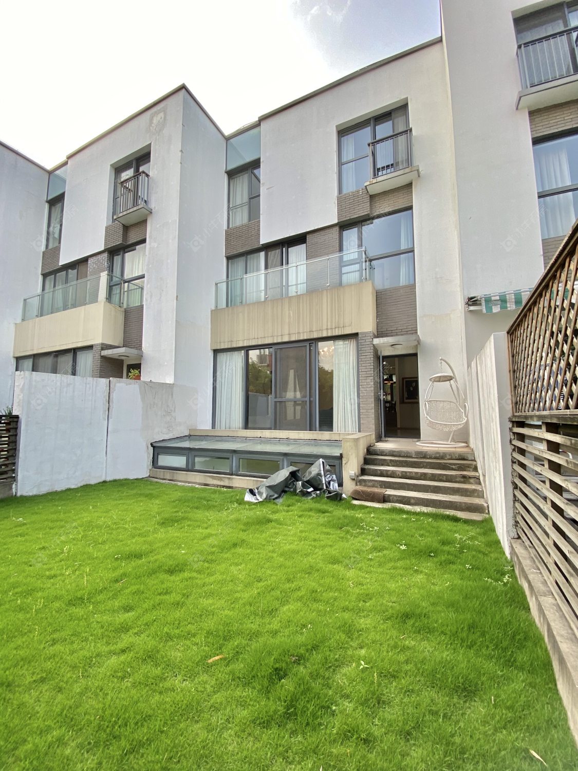 上海凯德林茵湖畔东区别墅区在售二手房源小区图_小牛看房