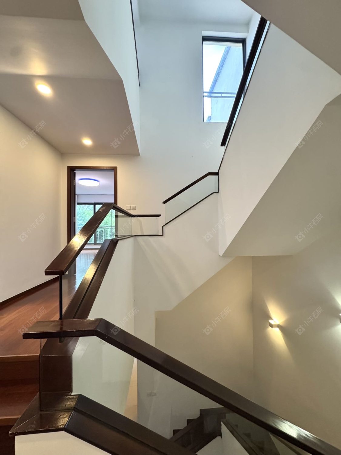 上海凯德林茵湖畔东区别墅区在售二手房源小区图_小牛看房