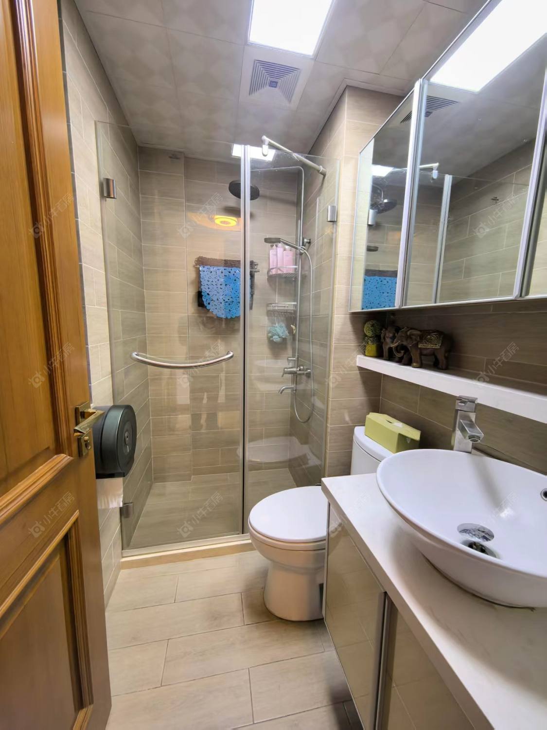 上海美兰湖岭域在售二手房源小区图_小牛看房