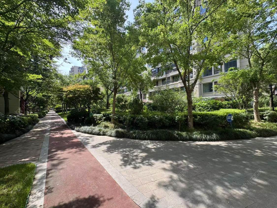 上海绿地新里波洛克公馆在售二手房源室内图_小牛看房