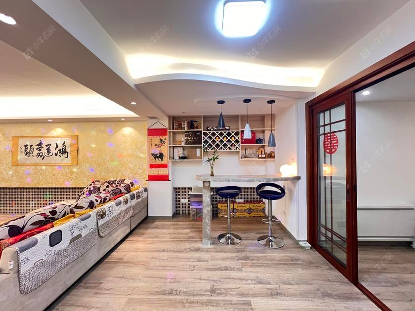 上海美兰湖岭域在售二手房源小区图_小牛看房