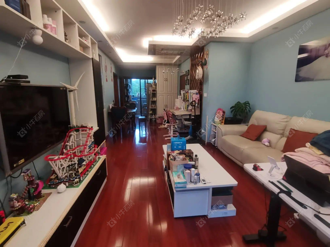 上海美兰湖岭域在售二手房源小区图_小牛看房