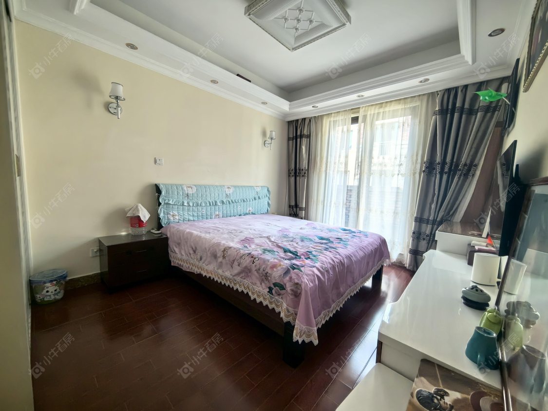 上海万科琥珀郡园别墅区在售二手房源小区图_小牛看房