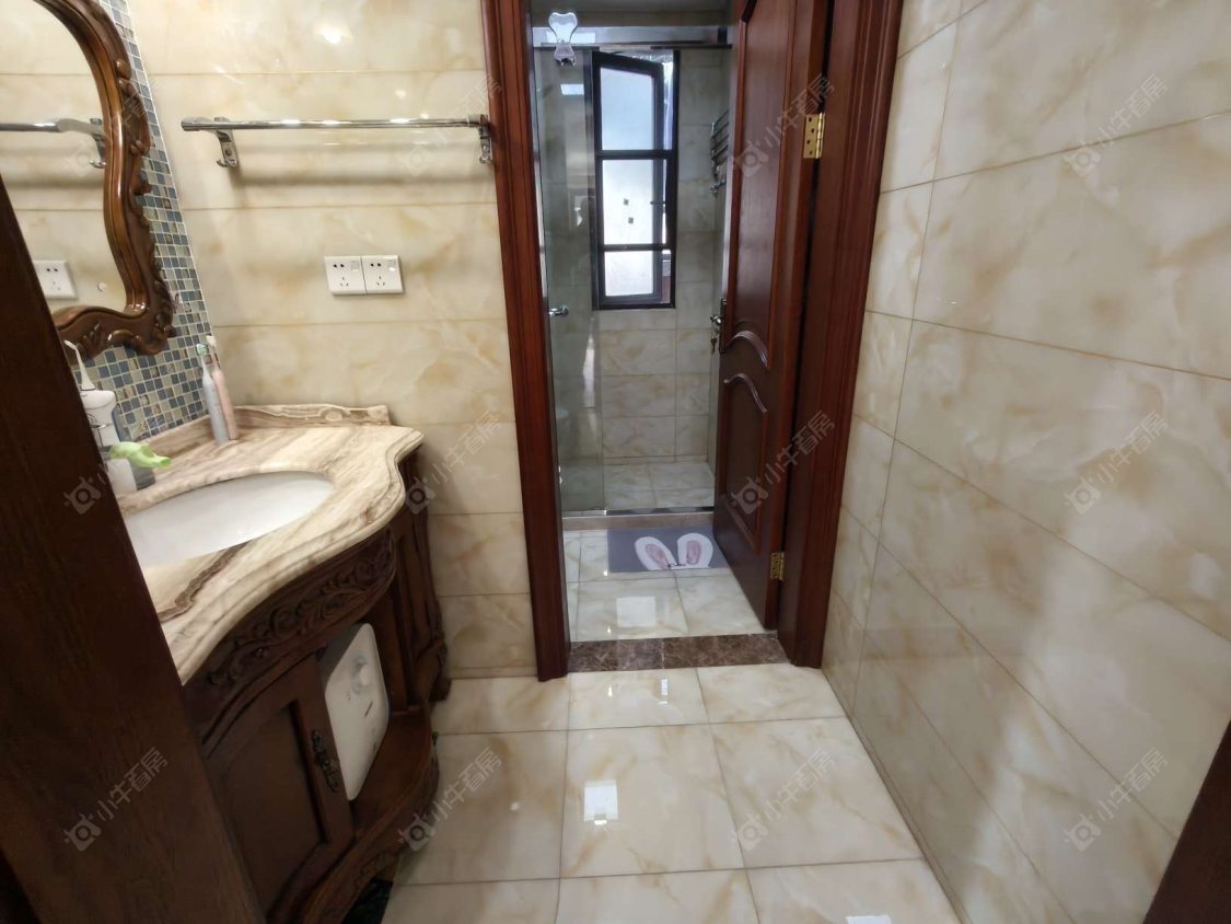 上海万科琥珀郡园别墅区在售二手房源小区图_小牛看房