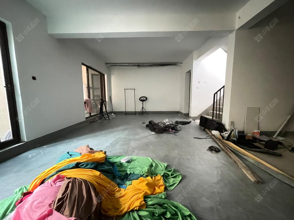 上海中骏雍景湾西区在售二手房源小区图_小牛看房