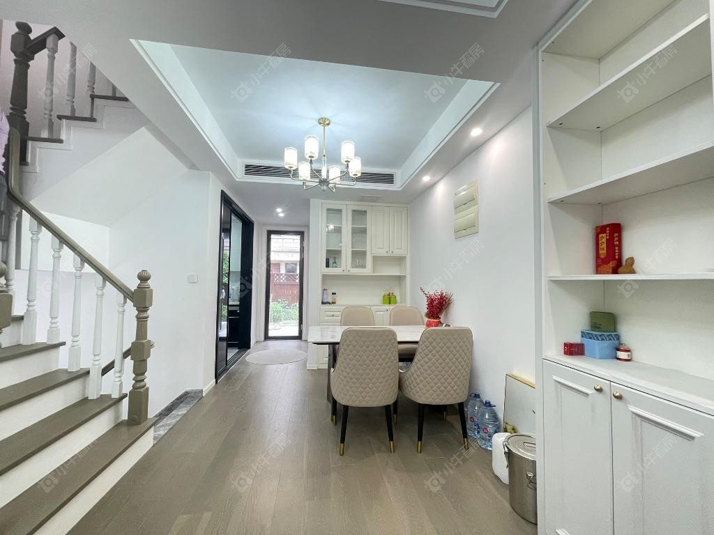 上海中骏雍景湾东区在售二手房源小区图_小牛看房