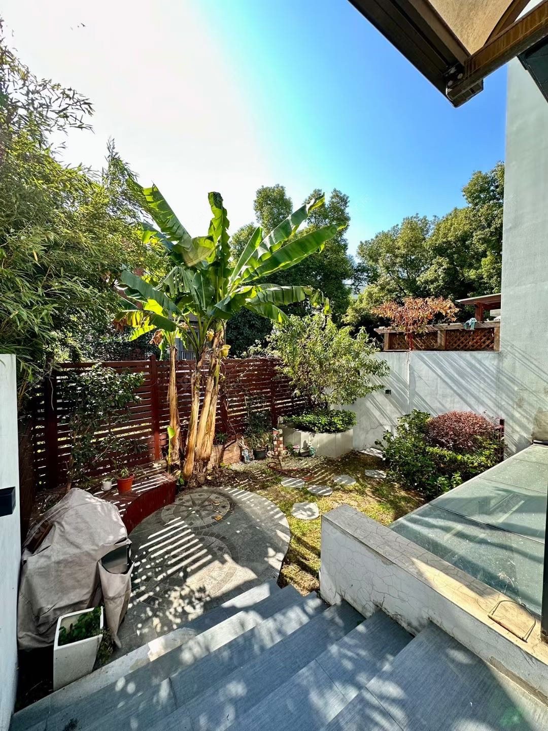 上海凯德林茵湖畔东区别墅区在售二手房源小区图_小牛看房