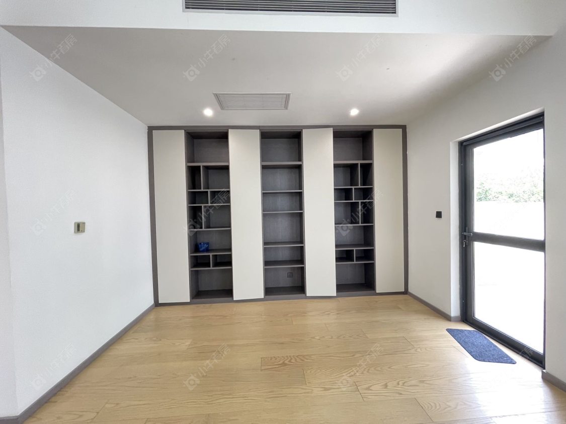 上海凯德林茵湖畔东区别墅区在售二手房源小区图_小牛看房