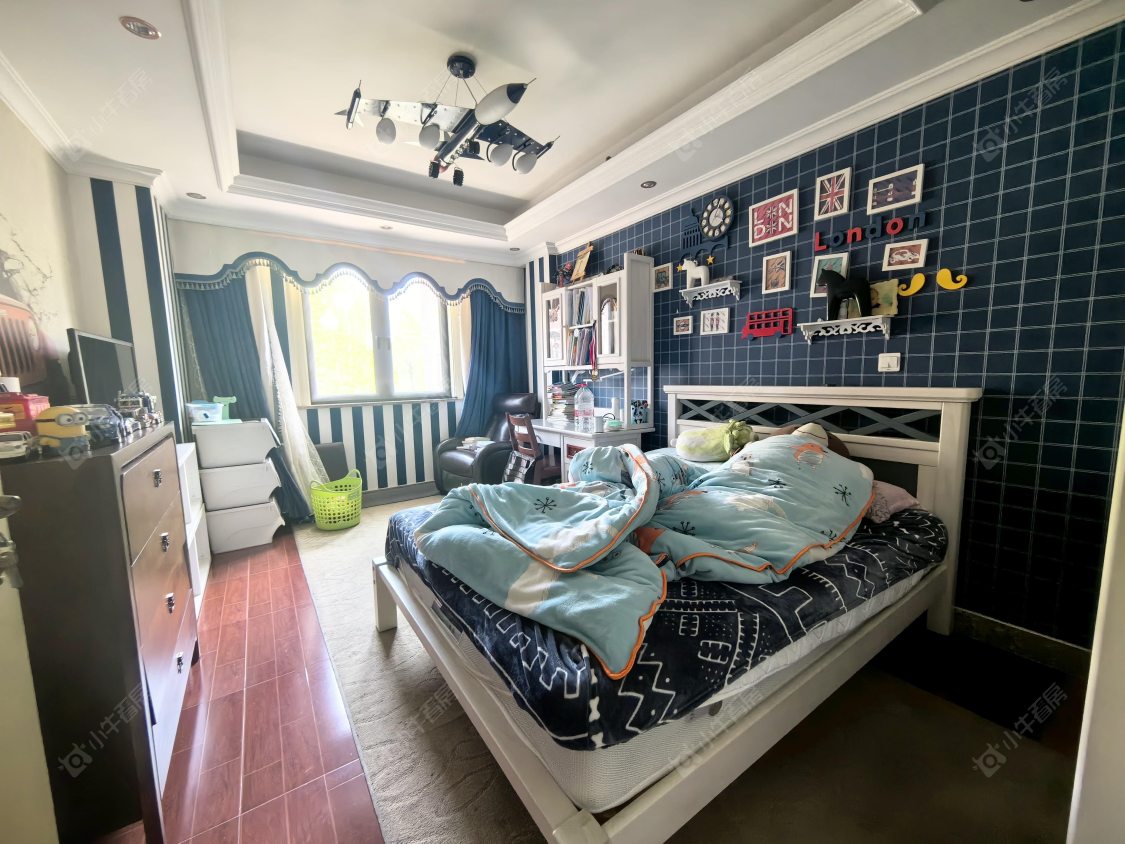 上海万科琥珀郡园别墅区在售二手房源小区图_小牛看房