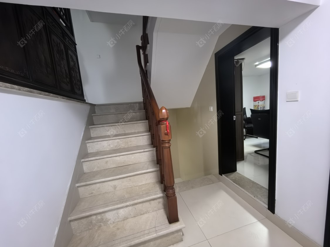 上海幸福小镇明丰绿都别墅区在售二手房源小区图_小牛看房