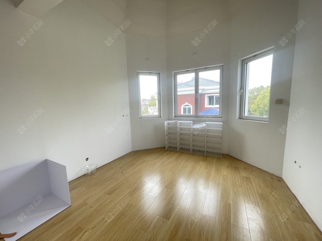 上海美兰湖别墅在售二手房源小区图_小牛看房