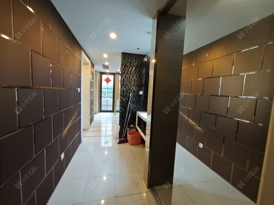 上海爱法奥朗新庄园在售二手房源小区图_小牛看房