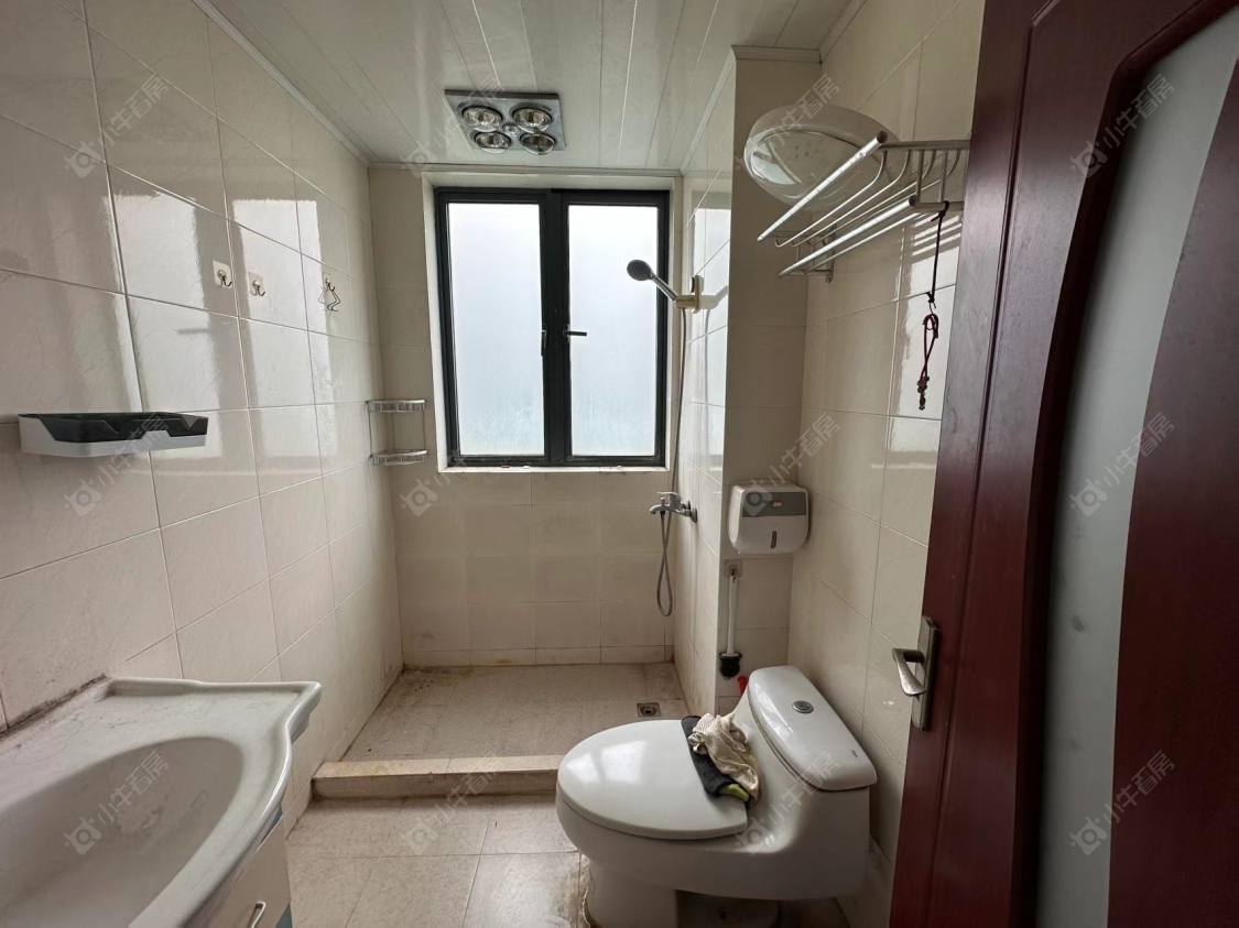 上海美兰湖岭域在售二手房源小区图_小牛看房