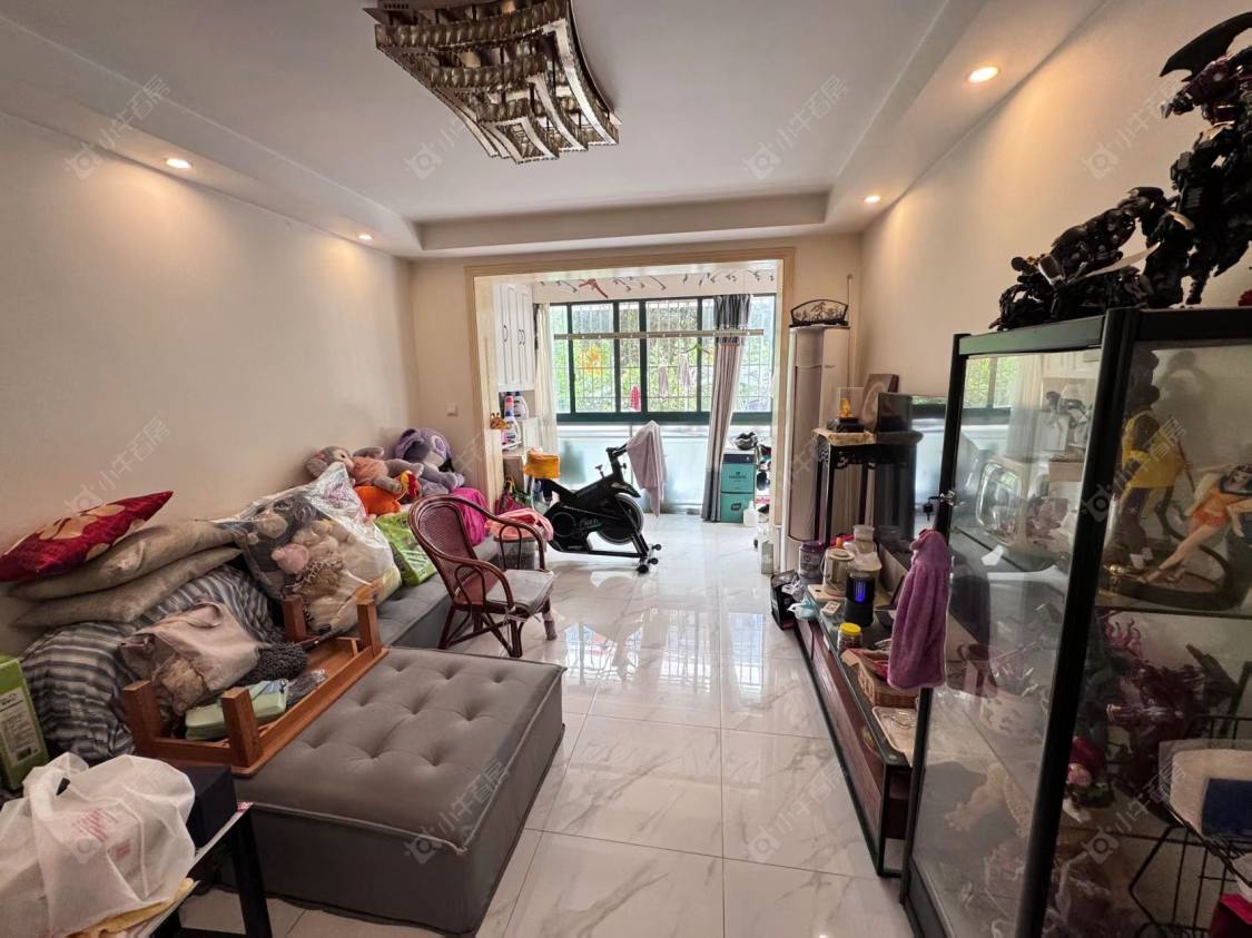 上海美兰湖颐景园在售二手房源小区图_小牛看房