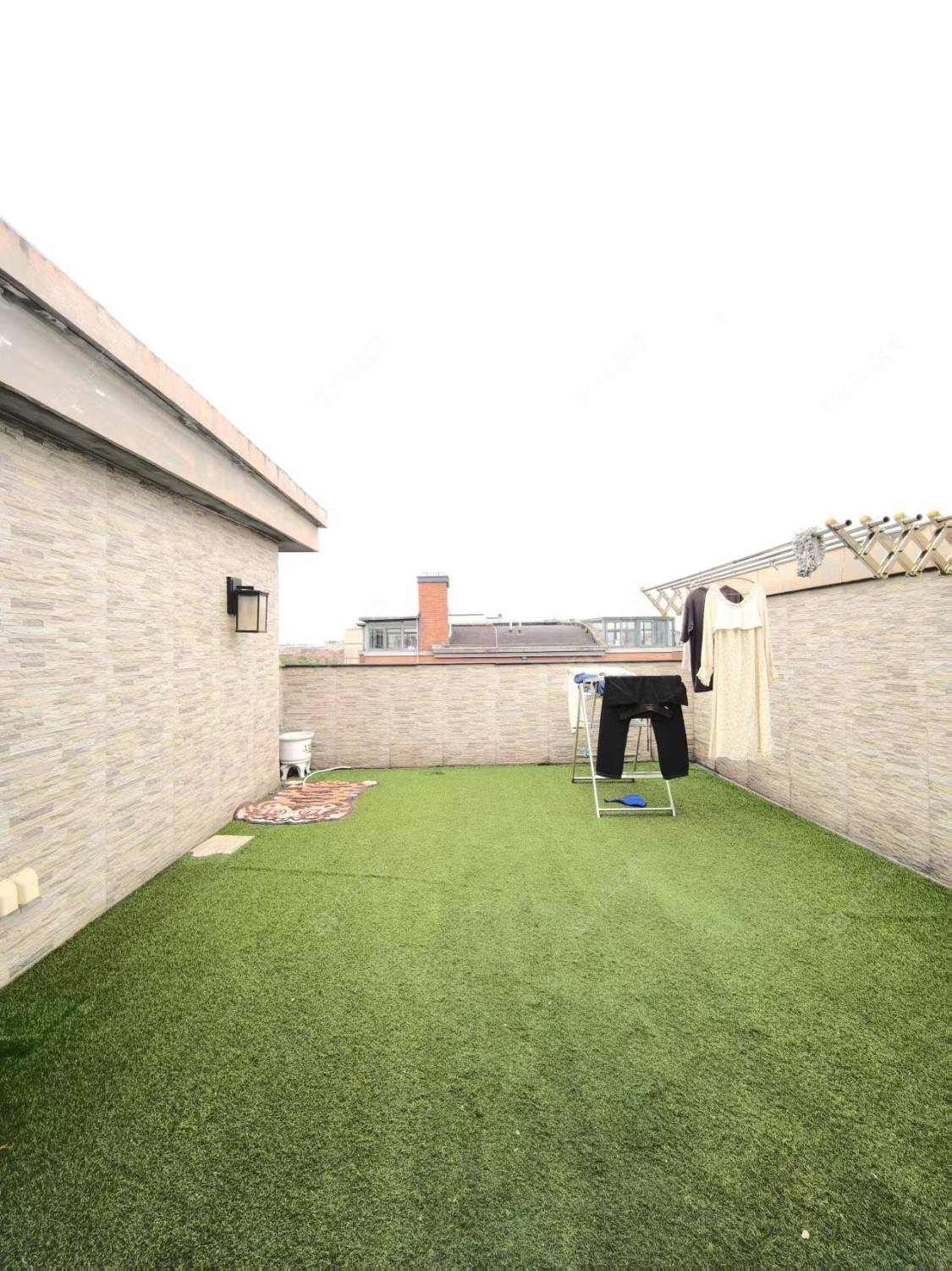 上海美兰湖岭域在售二手房源小区图_小牛看房