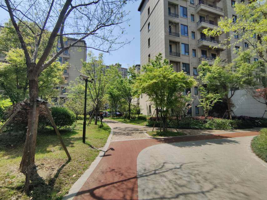 上海绿地新里波洛克公馆在售二手房源室内图_小牛看房