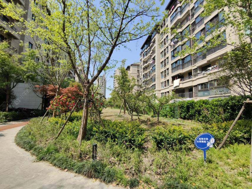 上海绿地新里波洛克公馆在售二手房源室内图_小牛看房